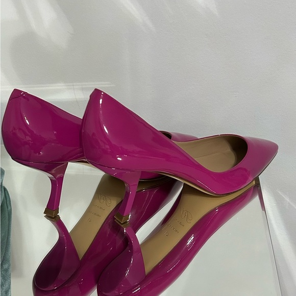 Roger size 9.5 designer heels pink patent leather - Picture 3 of 3